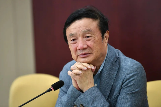 Nhà sáng lập Huawei đến các trường đại học 'săn' nhân tài