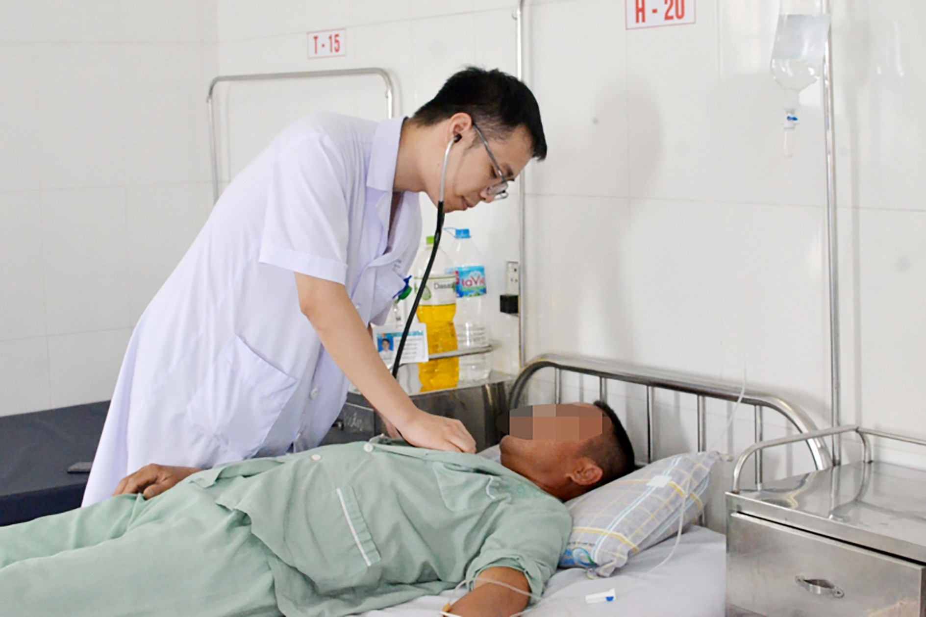 Cảnh báo nhiều người phải đi cấp cứu vì biến chứng nguy hiểm do nắng nóng