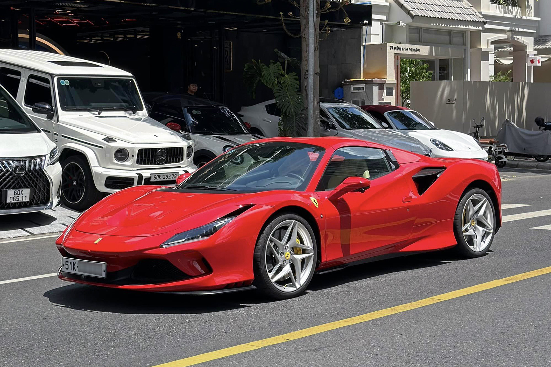 ferrari f8 cu 5.jpg