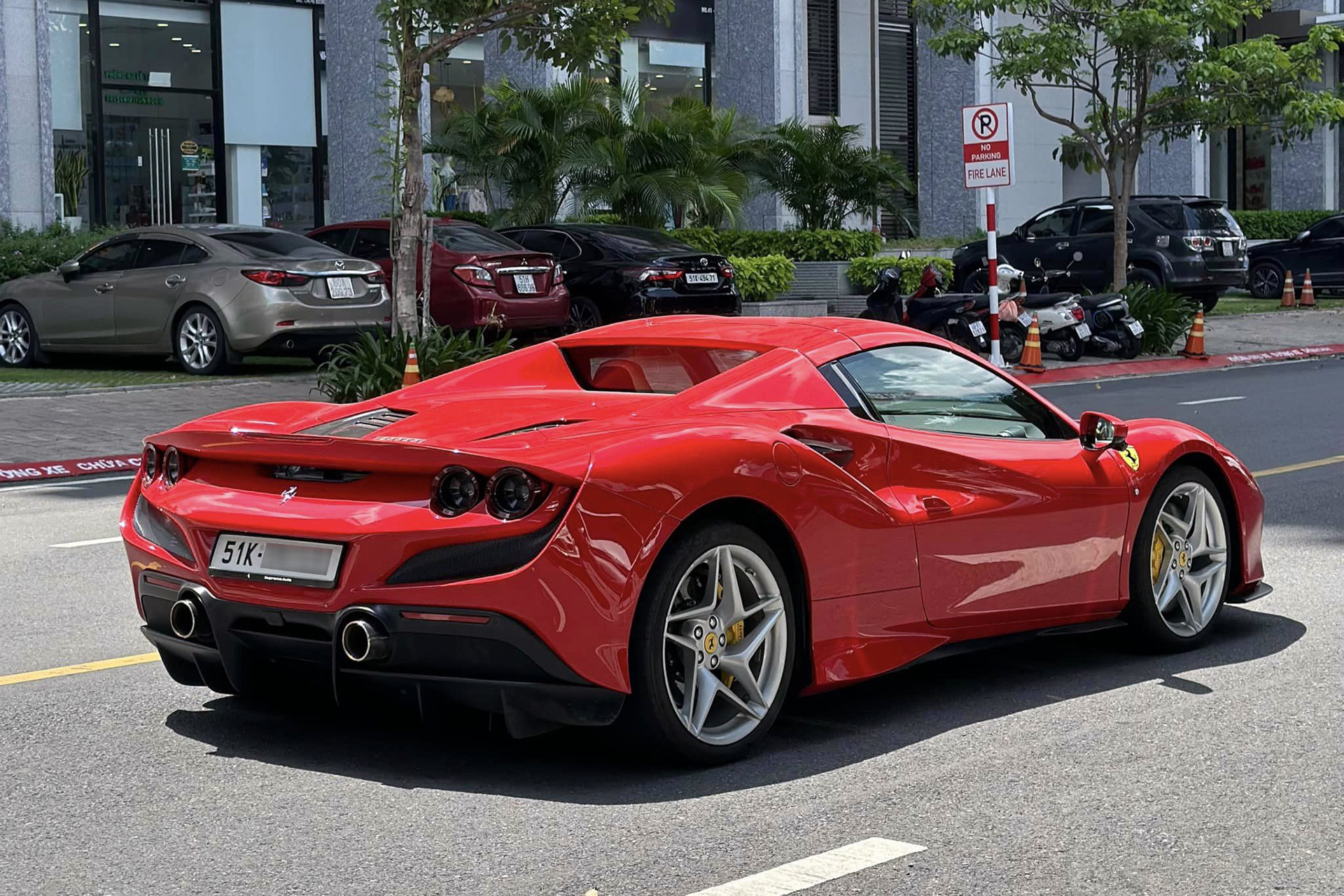 ferrari f8 cu 6.jpg