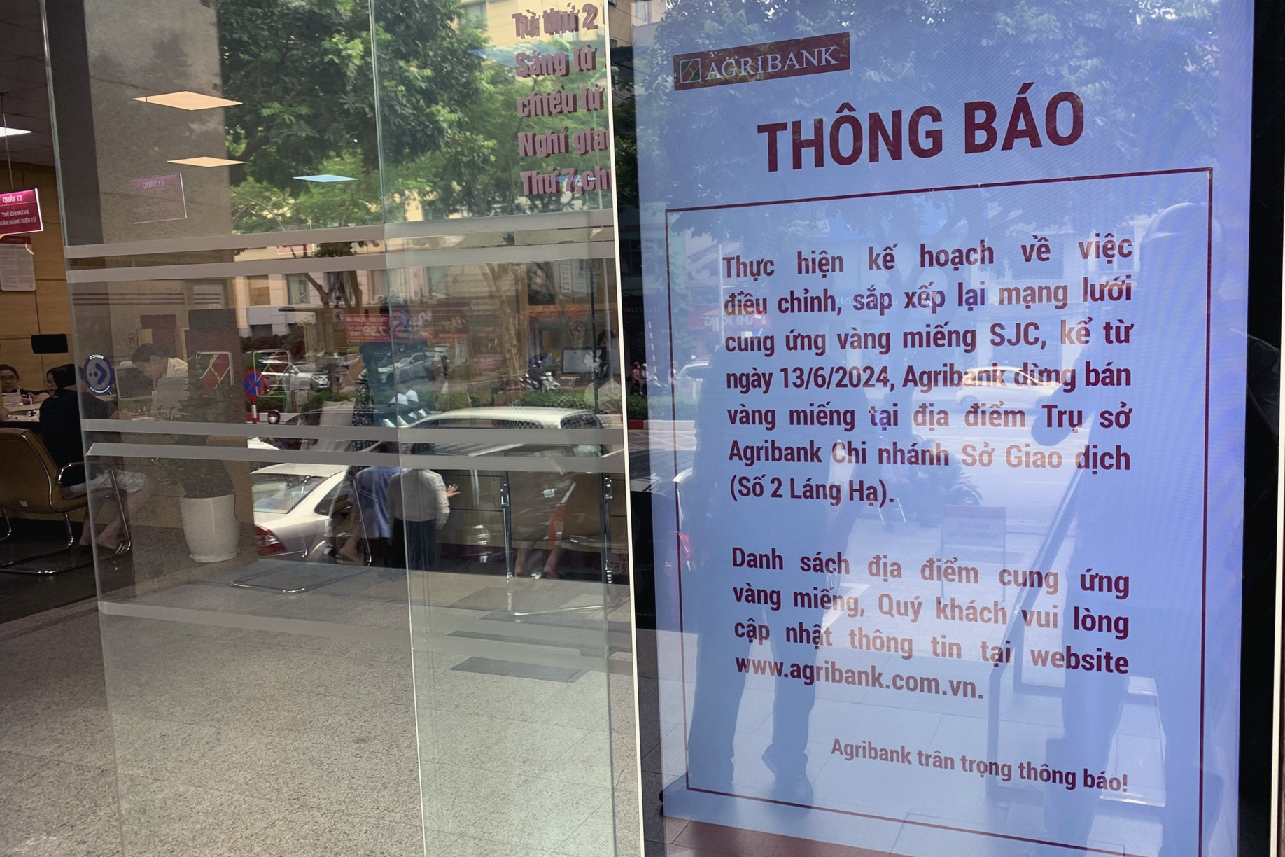 Sau 1 phút mở đăng ký mua vàng online, trang web ngân hàng đã quá tải