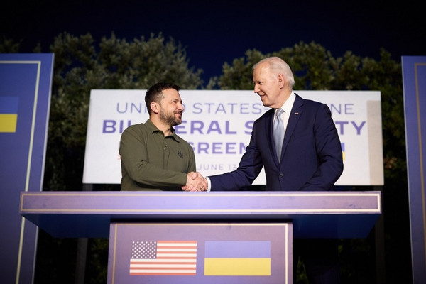 Mỹ - Ukraine ký thỏa thuận an ninh, NATO đề xuất gửi 40 tỷ Euro/năm cho Kiev