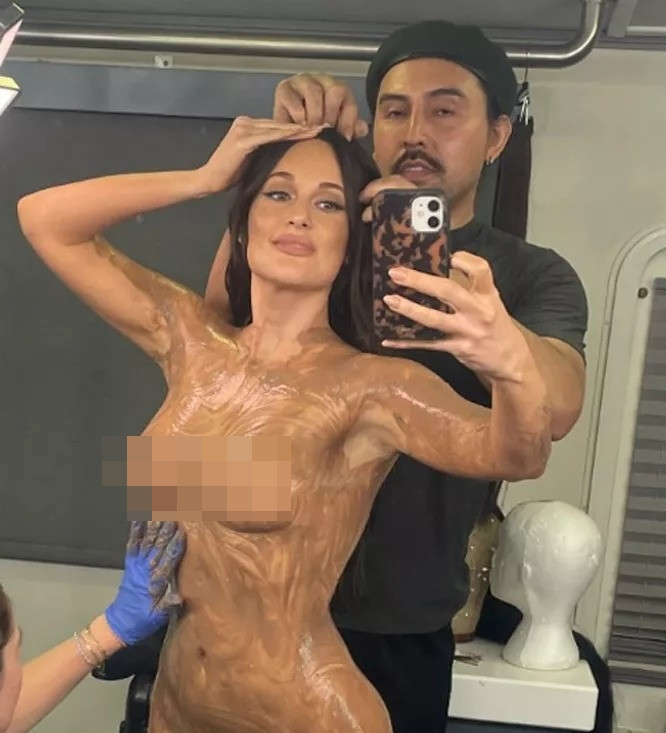 kacey musgraves naked in mud 0611.jpg