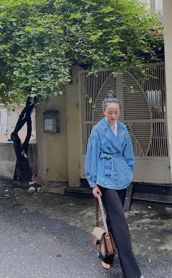 Nhan sắc tuổi 32 của BTV thời sự Bích Ngọc - Ảnh 10.