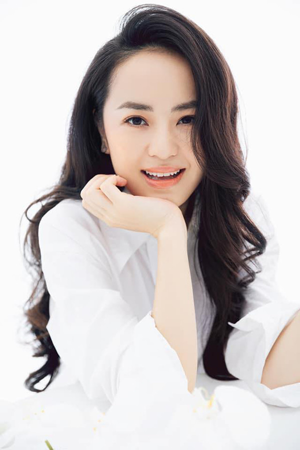 Nhan sắc tuổi 32 của BTV thời sự Bích Ngọc - Ảnh 2.