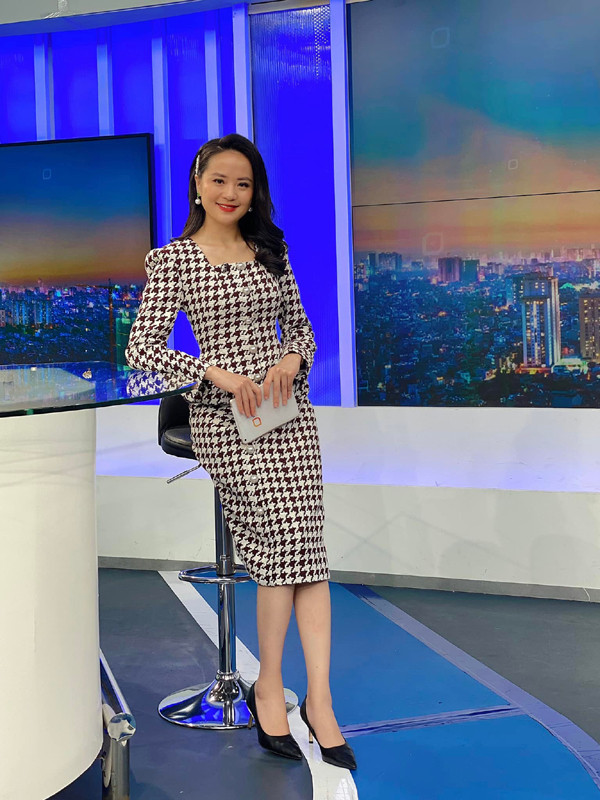 Nhan sắc tuổi 32 của BTV thời sự Bích Ngọc - Ảnh 6.