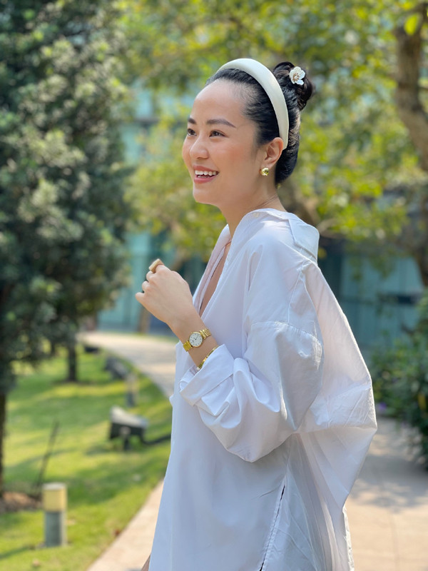 Nhan sắc tuổi 32 của BTV thời sự Bích Ngọc - Ảnh 3.