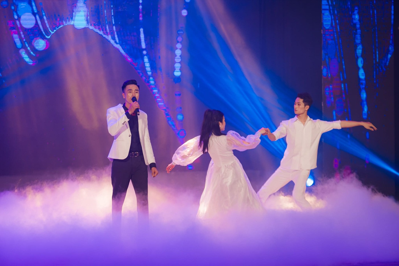 Trong Thao bieu dien.jpg