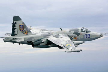 Video UAV Lancet phá hủy cường kích Su-25 bên trong căn cứ không quân Ukraine