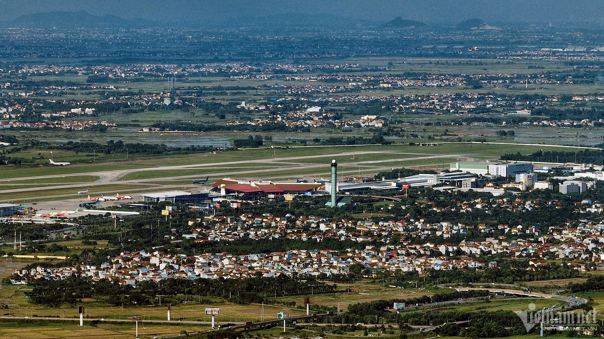 W-sân bay Nội Bài.jpg