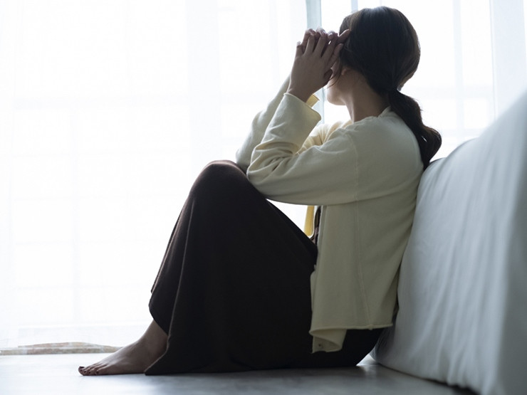 met moi vi chong toi nhin ai cung thay xau xa hinh anh 1