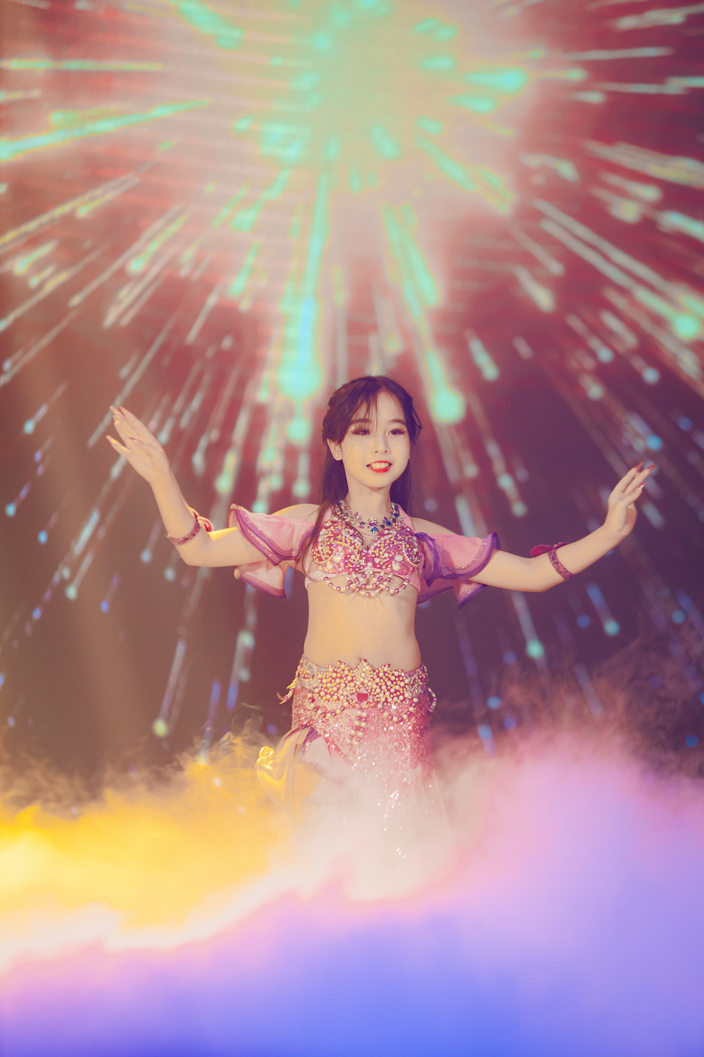 Nguyen Ngoc Ngan Khanh sbd 244 Be mua dep 2 (2).jpg