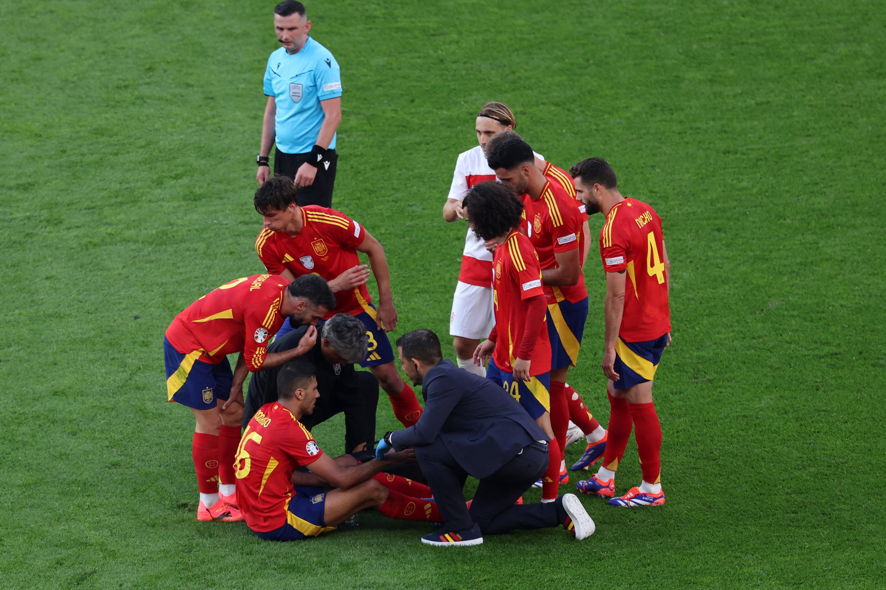 Rodri Tay Ban Nha Croatia 3 0.jpg