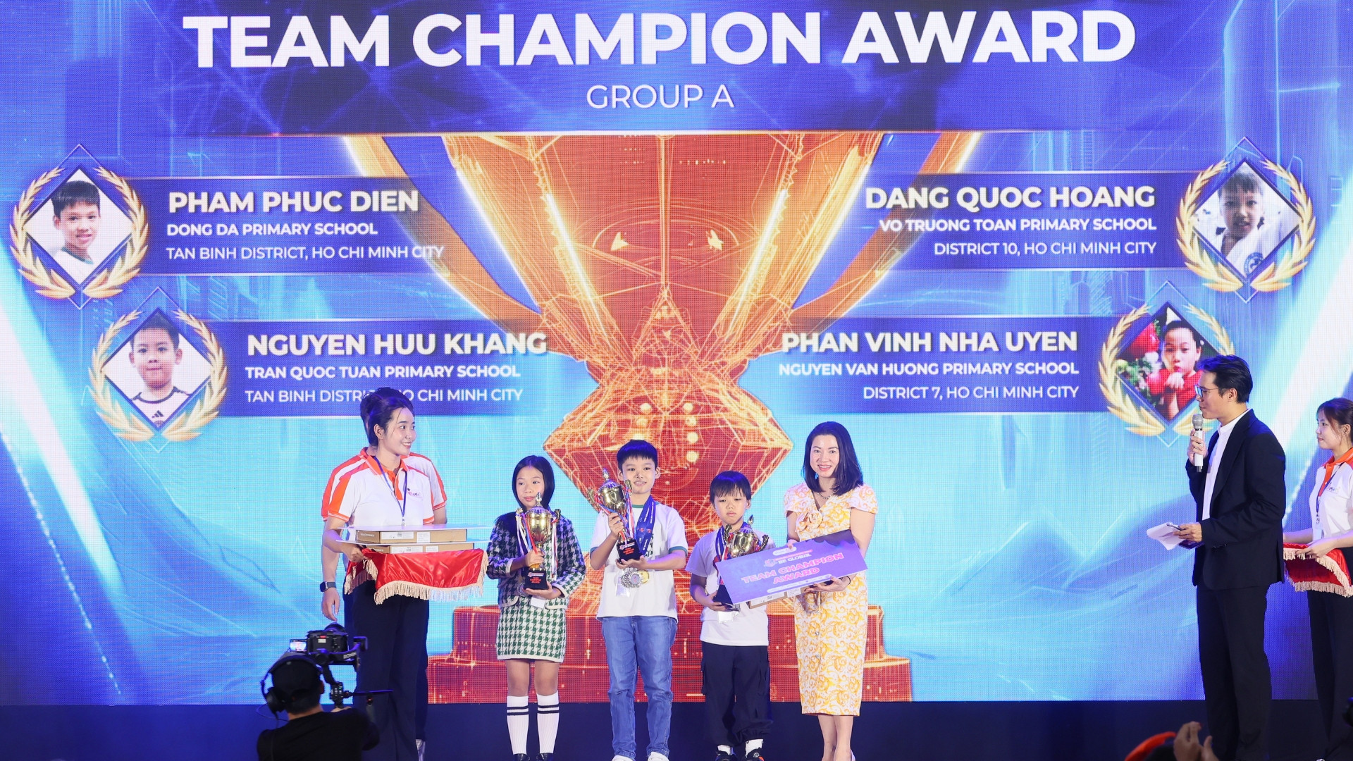 English Champion - Sân chơi bổ ích cho học sinh Việt Nam ươm mầm thế hệ công dân toàn cầu