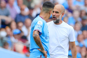 Joao Cancelo nhận cái kết đắng vì gây hấn Pep Guardiola