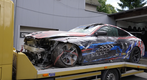 Lái BMW của khách gây tai nạn nát đầu, Youtuber hứa sửa lại tốt hơn cũ