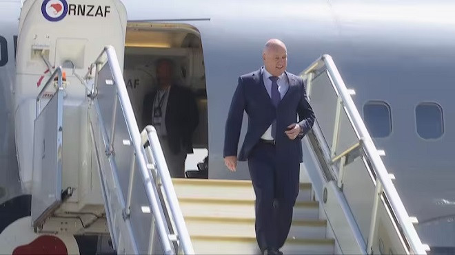 may bay thu tuong.jpg