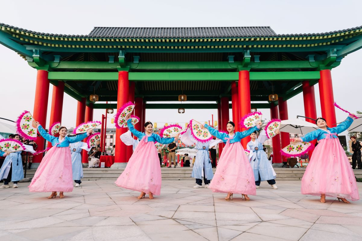 240618_VHM_PR_VHRI_6.3_Dau an kien truc xu Han tren dao hoang gia_A3.jpg