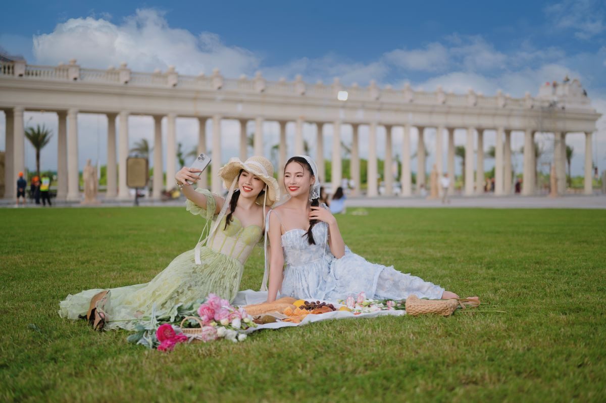 240618_VHM_PR_VHRI_6.3_Dau an kien truc xu Han tren dao hoang gia_A5.jpg