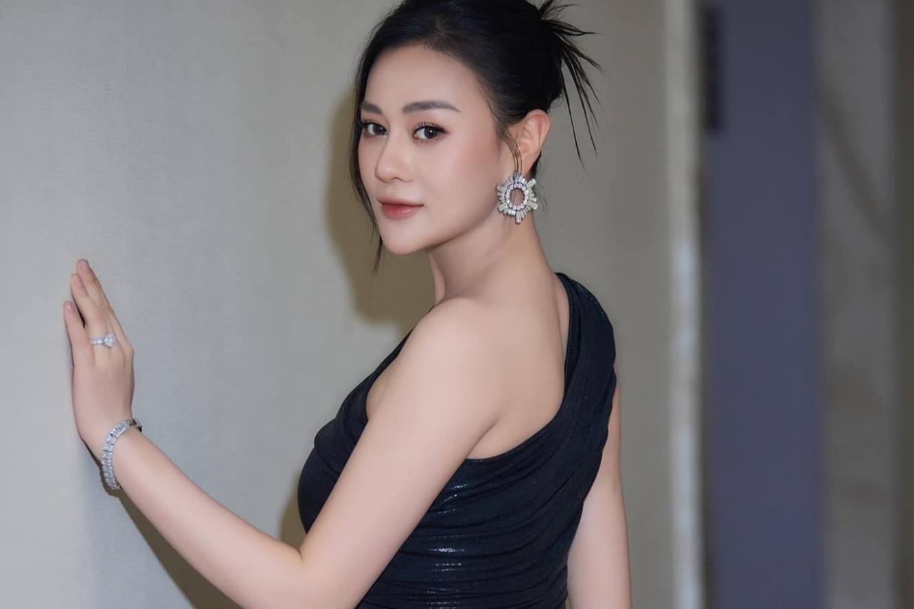 Phương Oanh làm thế nào để giảm 17kg, lấy lại vóc dáng sexy sau 1 tháng sinh con