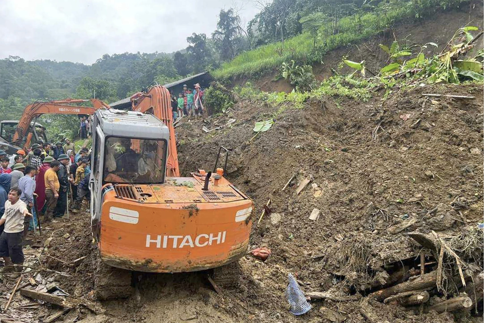 Sạt lở đất ở Bắc Kạn, 4 người trong 1 gia đình tử vong