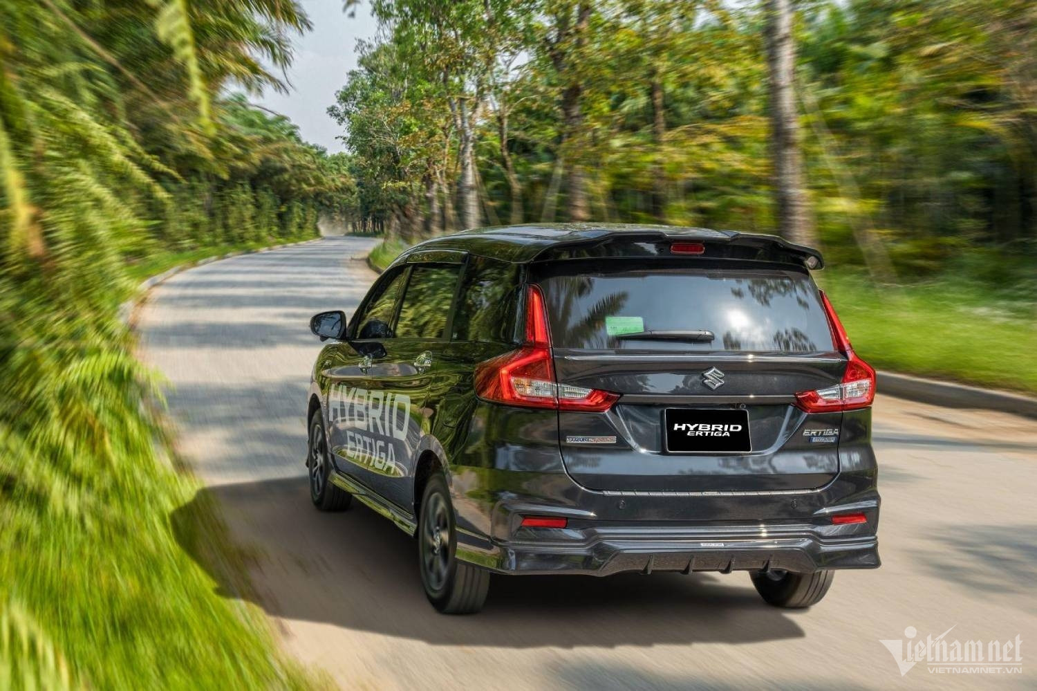 W-Suzuki Ertiga Hybrid 2.jpg