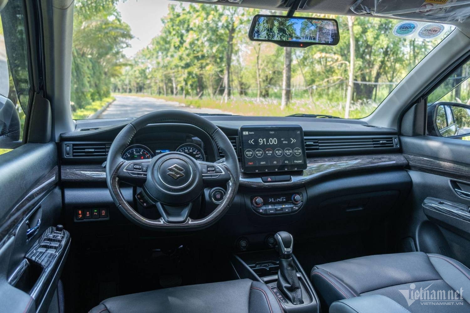 W-Suzuki Ertiga Hybrid 3.jpg