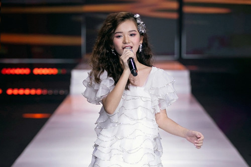 Ca sĩ nhí Nguyễn Ngọc Kim Cương khoe giọng hát ngọt ngào tại AVIFW 2024