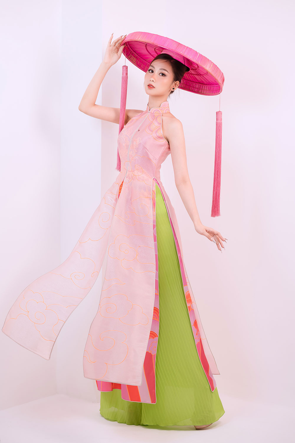 Tôn vinh văn hoá và lịch sử Việt Nam trên áo dài DSC_2702.jpg