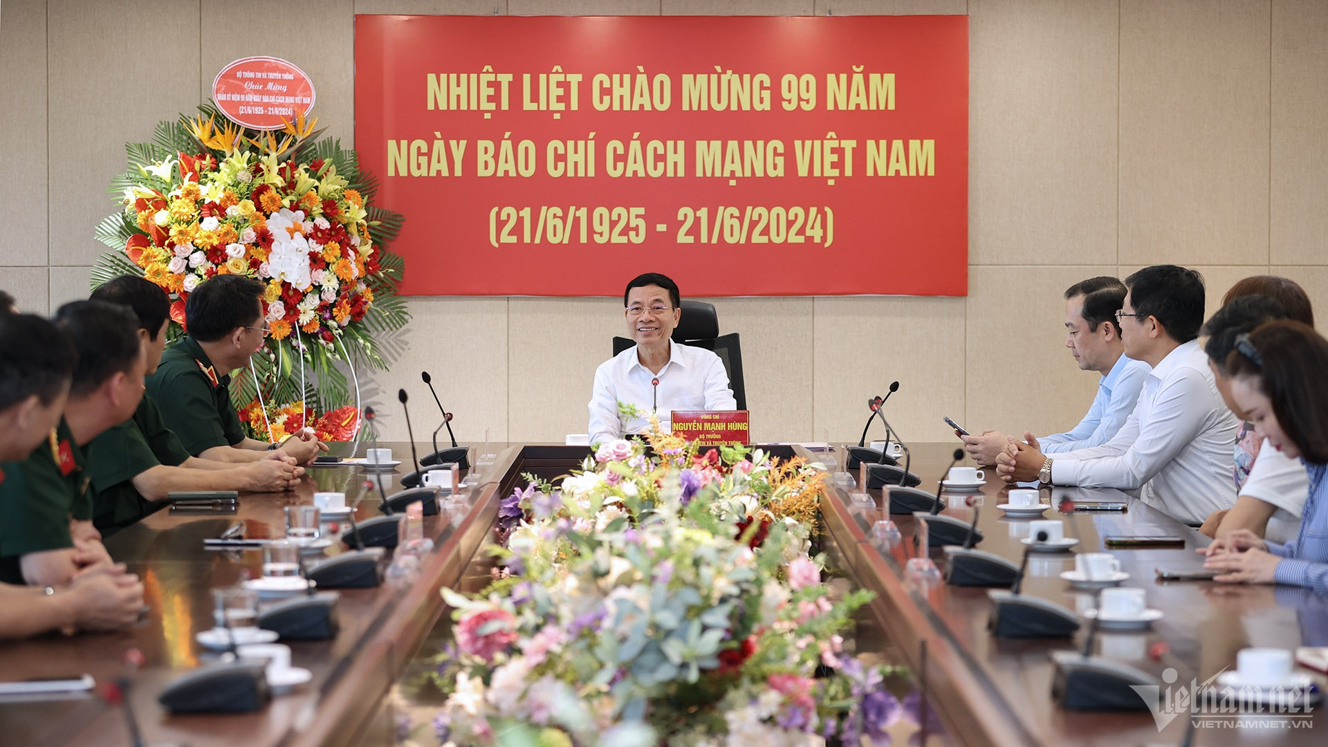 W-Truyen Hinh Quoc Phong 4.jpg