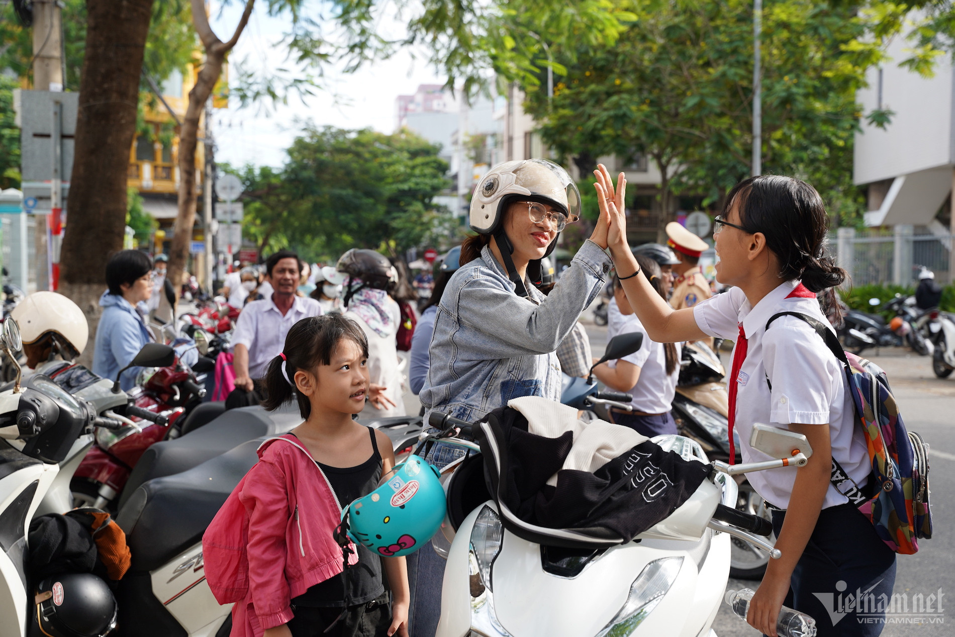 Kỳ Thi Lớp 10 Đà Nẵng: Đề Văn Bất Ngờ, Ra Bài Thơ 