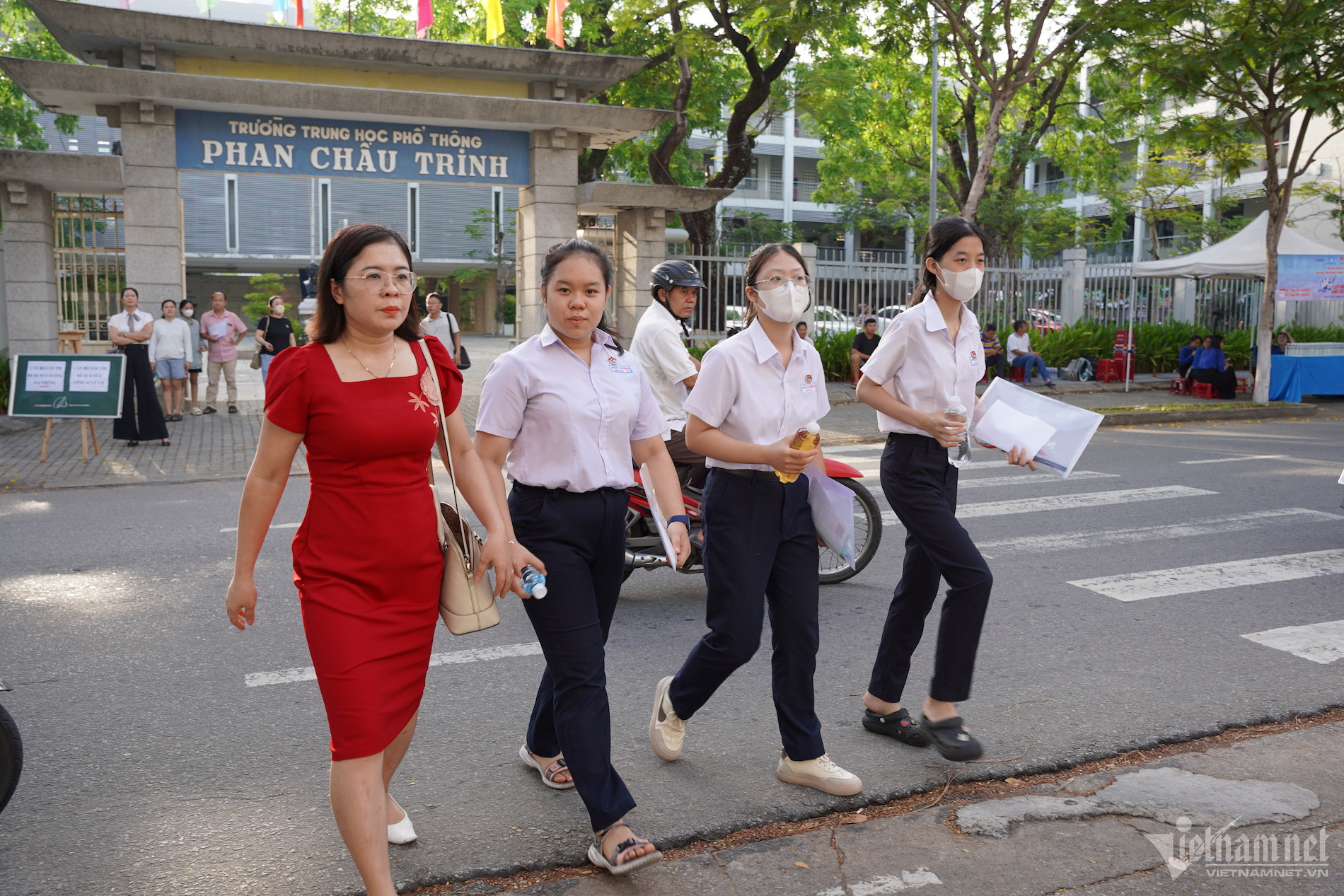 Kỳ Thi Lớp 10 Đà Nẵng: Đề Văn Bất Ngờ, Ra Bài Thơ 