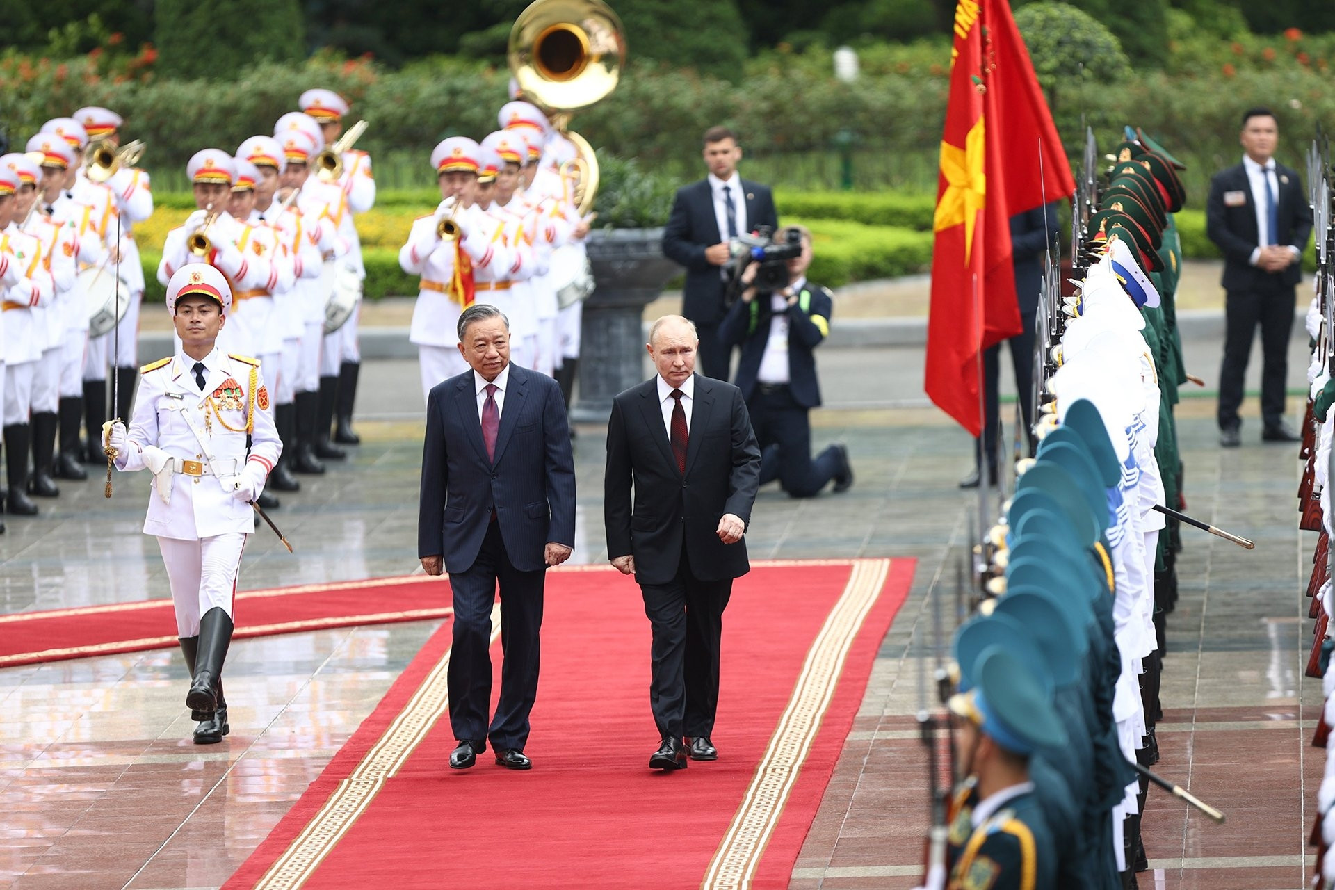 Chủ tịch nước Tô Lâm chủ trì lễ đón Tổng thống Nga Putin