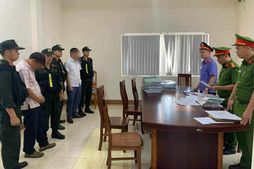 Bắt tạm giam 4 cán bộ ở Quảng Trị