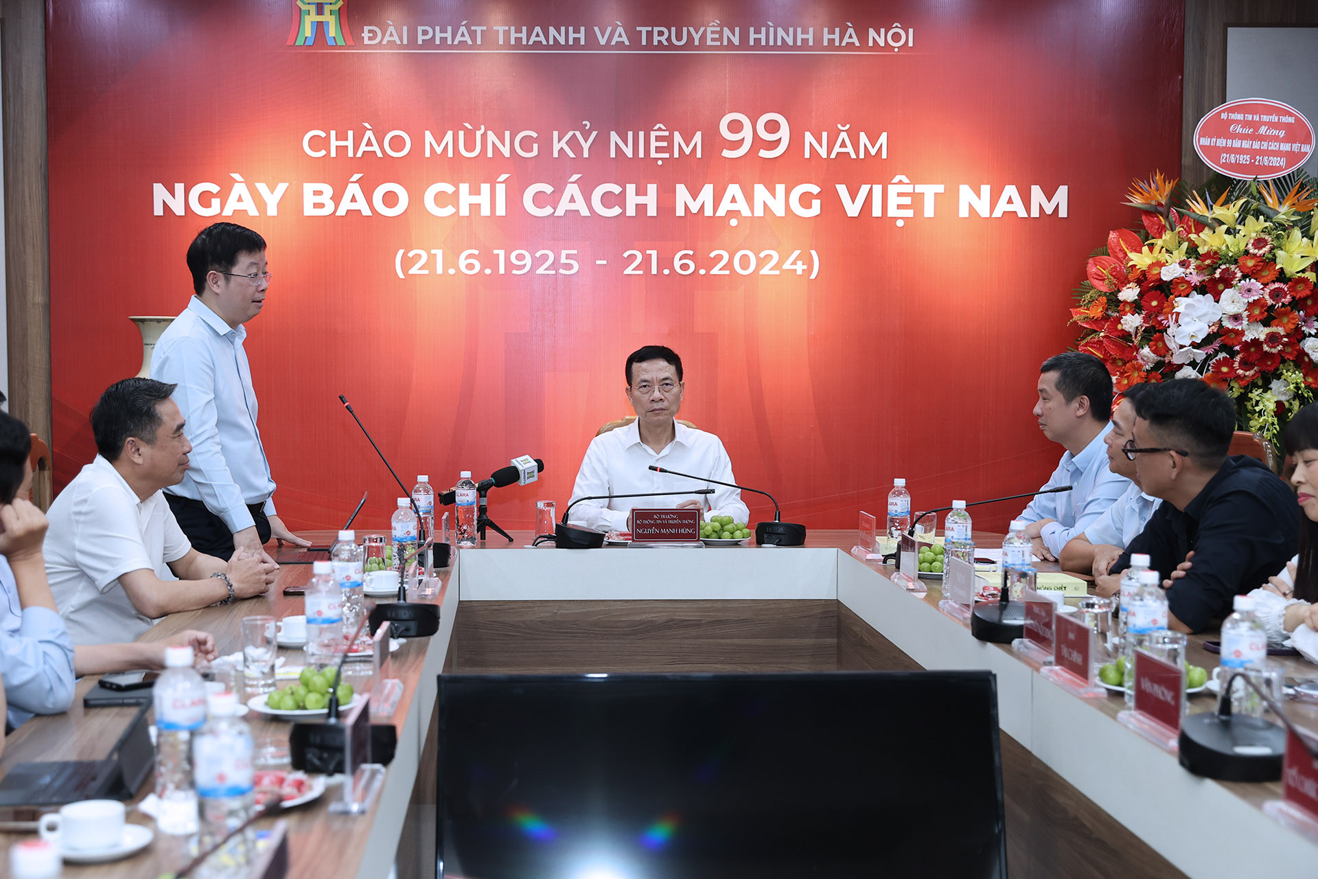 BT tham bao chi dai HN.jpg