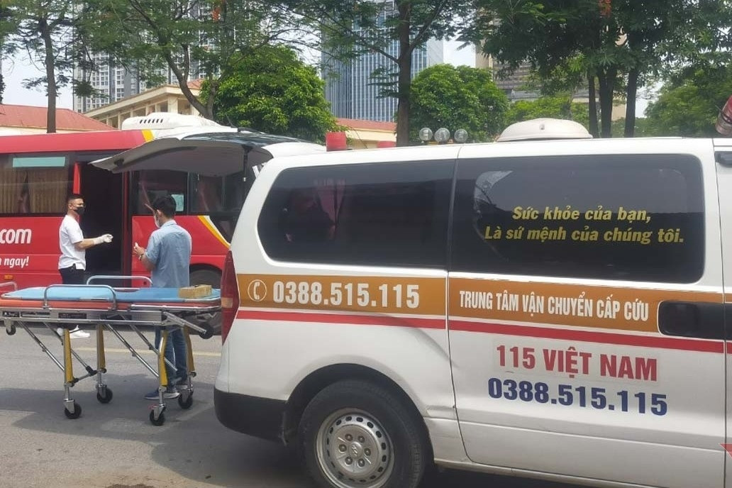 Hà Nội: Phát hiện người đàn ông tử vong trong ô tô ở cổng trường tiểu học