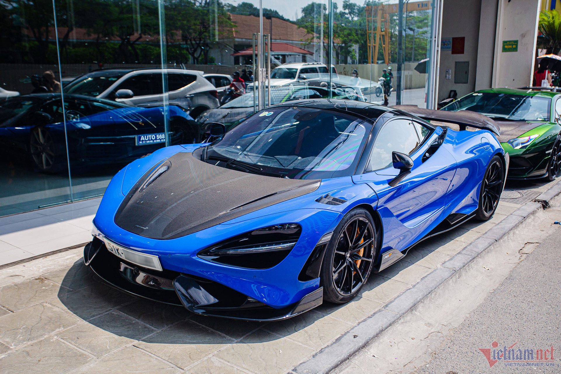 mclaren 765lt 10.jpg