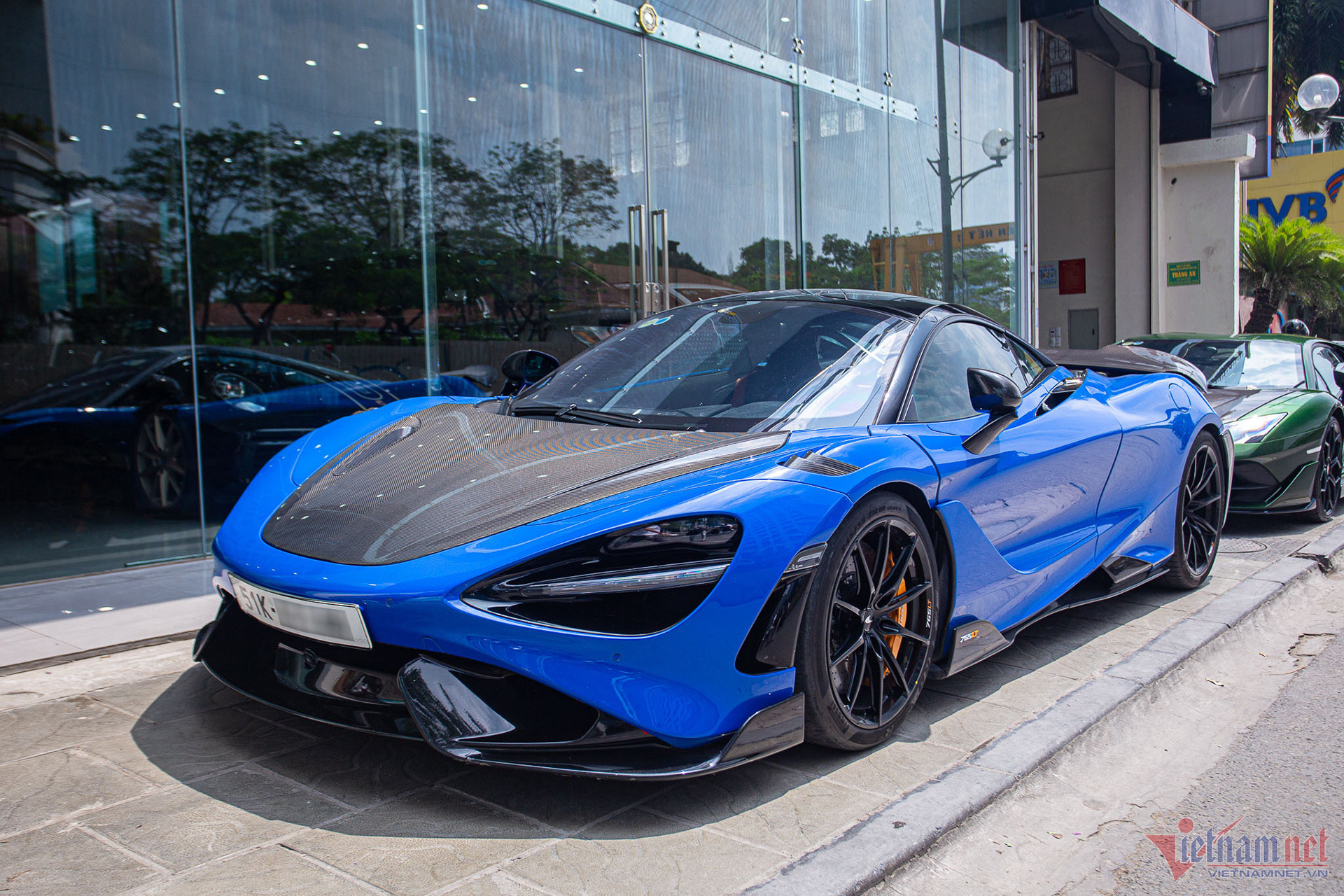 mclaren 765lt 2.jpg