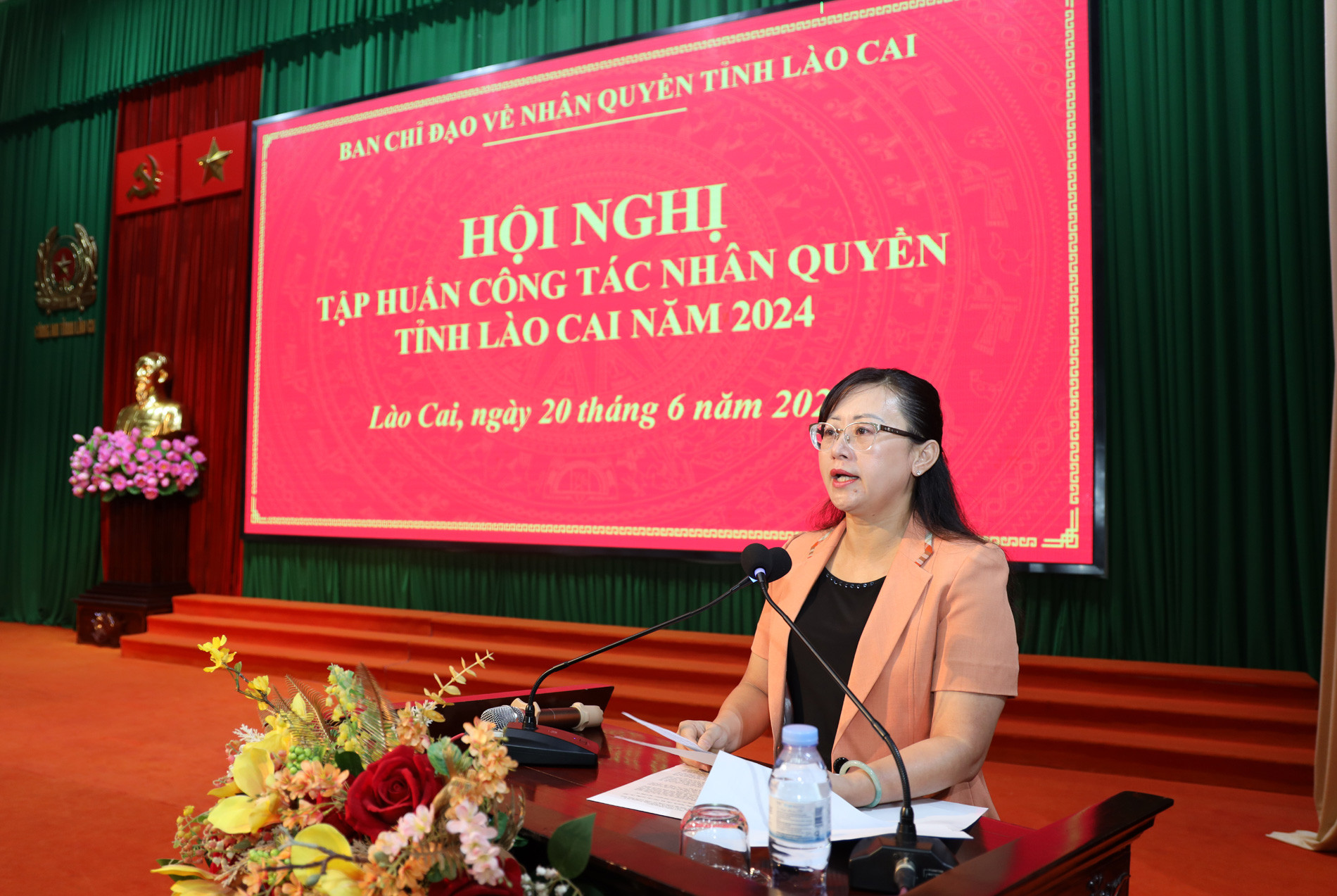 nhan quyen.jpg