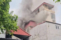 Bản tin chiều 21/6: Cháy nhà ở Hà Nội lúc giữa trưa, cả xóm lao vào dập lửa