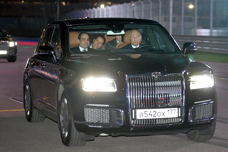 Putin_Aurus_Senat.webp