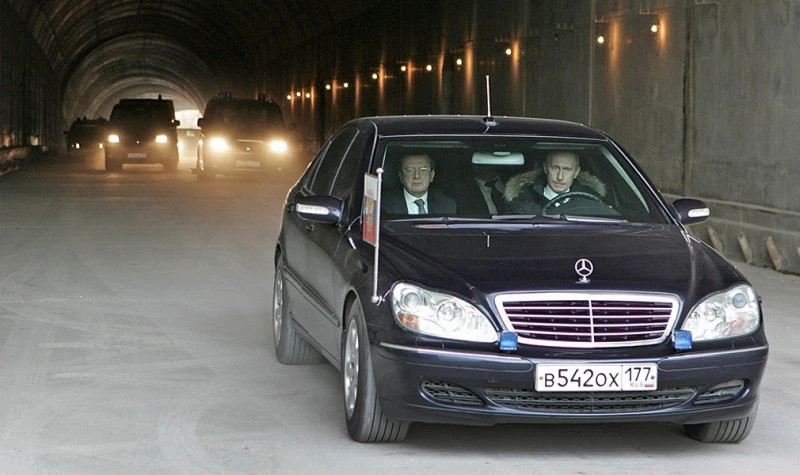 Putin_Mercedes.webp