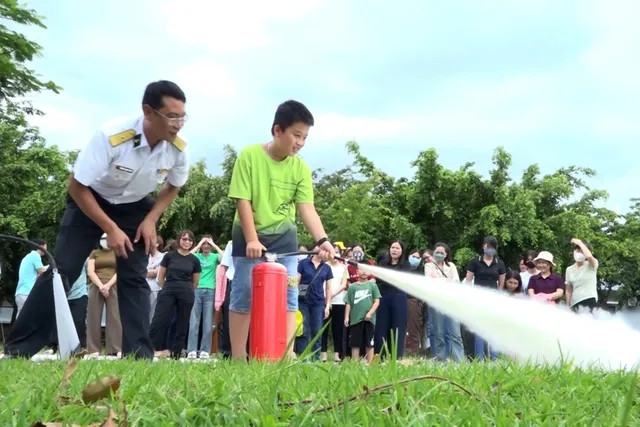 Vùng 5 Hải quân nâng cao kỹ năng phòng cháy, chữa cháy cho các hộ gia đình