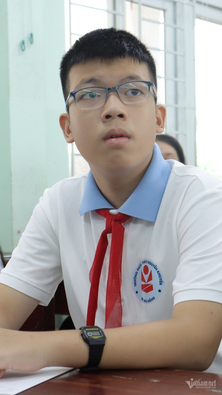 W-quốc thắng.jpg