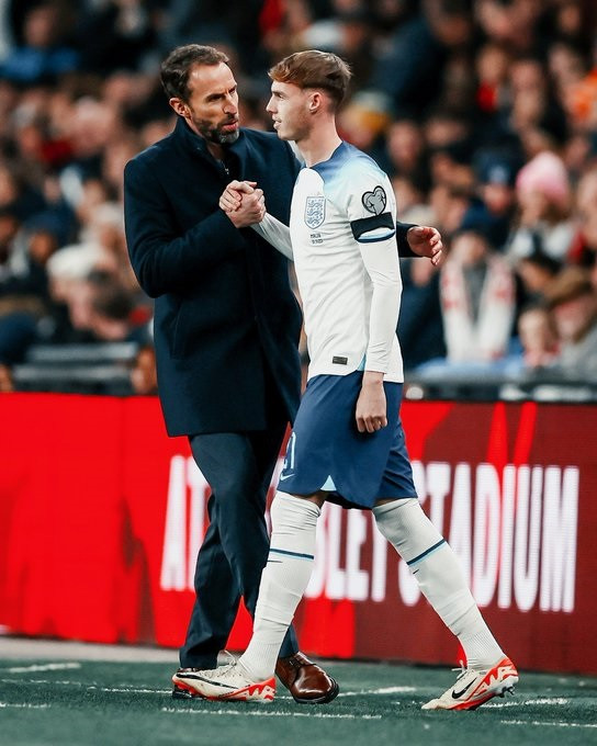 Cole Palmer Gareth Southgate.jpg