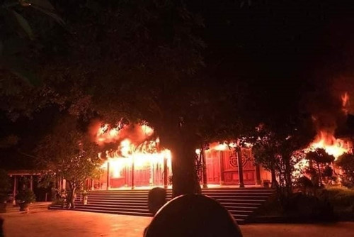Bản tin trưa 24/6: Cháy chùa Thuyền Lâm ở Huế, 200m2 chính điện bị thiêu rụi