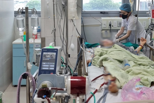 Chuyển máy 'tim phổi nhân tạo' từ Hà Nội về tỉnh cứu người phụ nữ gặp tai biến