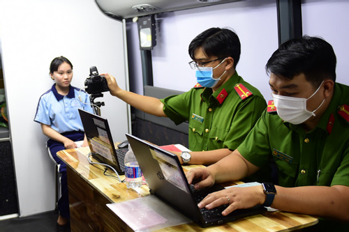 Tạm ngưng cấp căn cước công dân, định danh điện tử ở TPHCM