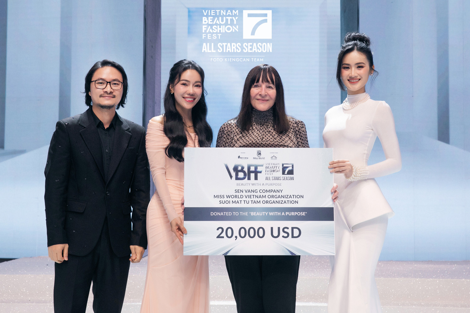 Image NSND Hoàng Dũng image beautiful image beautiful image beautiful image beautiful image beautiful image beautiful - Đạo diễn Hoàng Nhật Nam: Vietnam Beauty Fashion Fest mùa 7 tạo nên ...