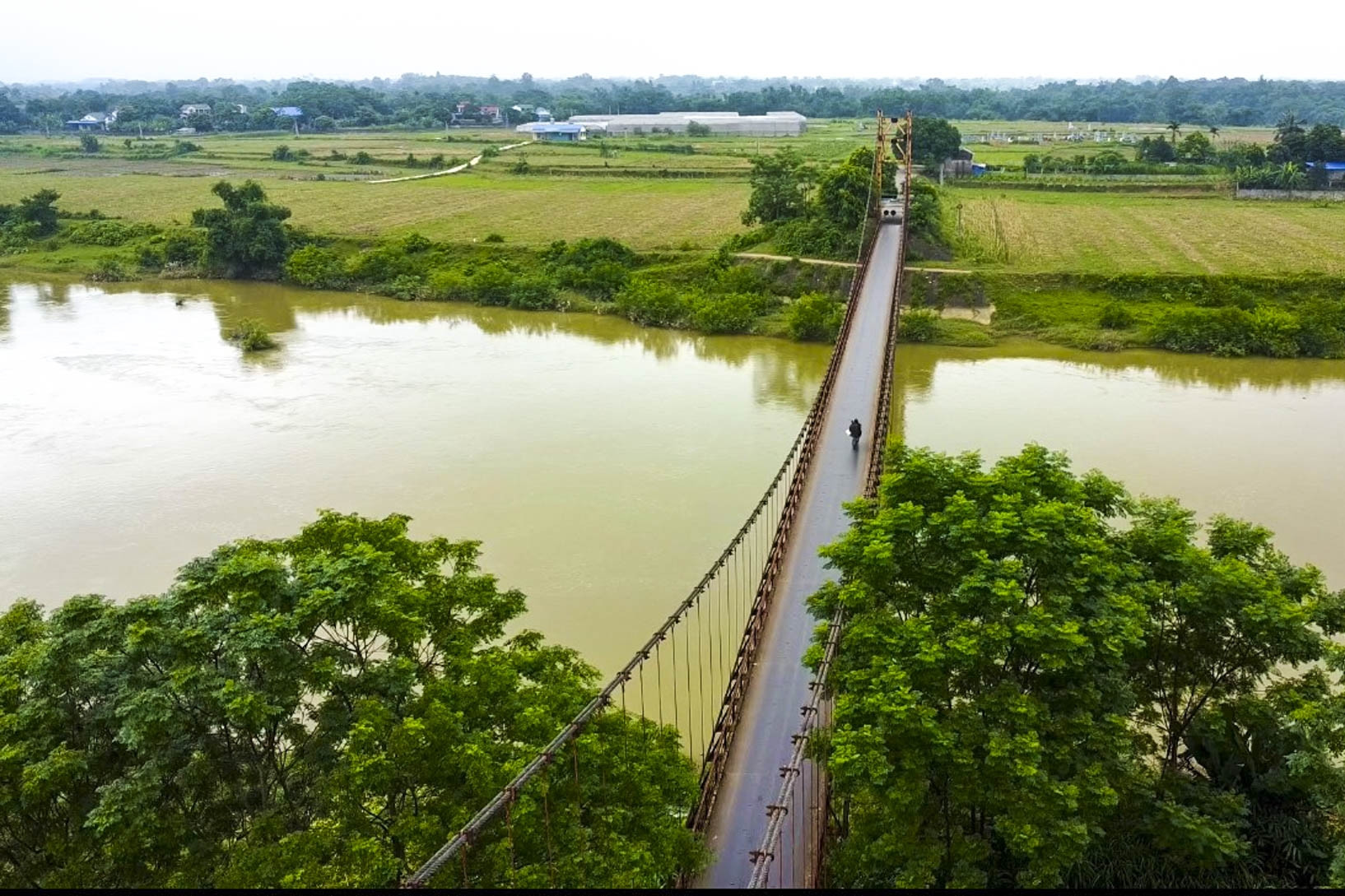 Cầu treo ở Thái Nguyên đến hạn tháo dỡ nhưng vẫn 'án binh bất động'